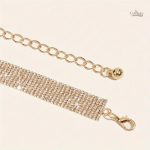 Accessoire féminin à strass pour combinaisons modernes