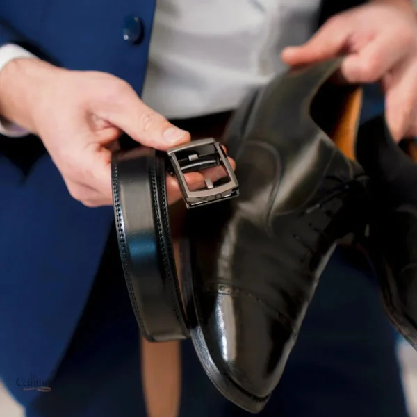 Accessoire en cuir, ceinture boucle automatique homme