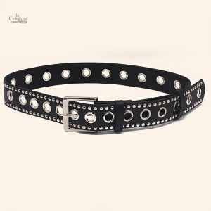 Accessoire tendance : ceinture cloutée pour élégance féminine
