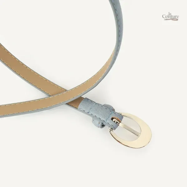 Ceinture fine en cuir pour un look féminin