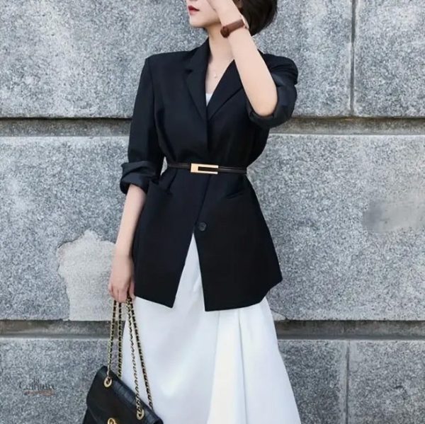 Bréda : ceinture fine pour look féminin