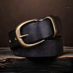 Boucle vintage en métal sur ceinture homme